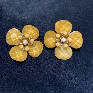 Two vintage hair clips glass? Lucite? Spring flowers with enamel and faux pearls